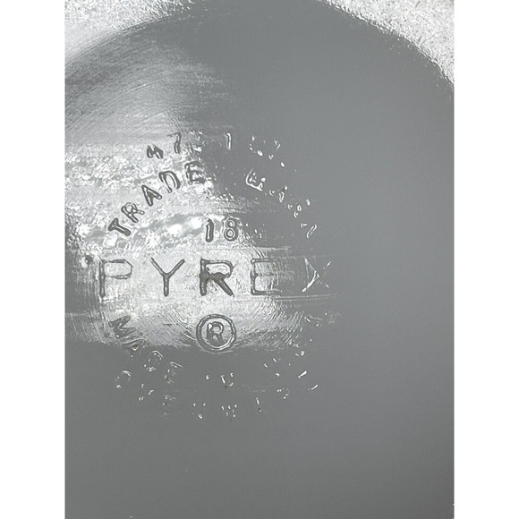 Vintage Pyrex Bowls Lot Of 2 #32 #18 Green Yellow - Picture 5 of 5